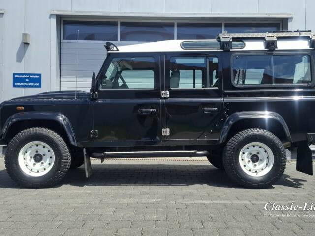 Land Rover Defender 110