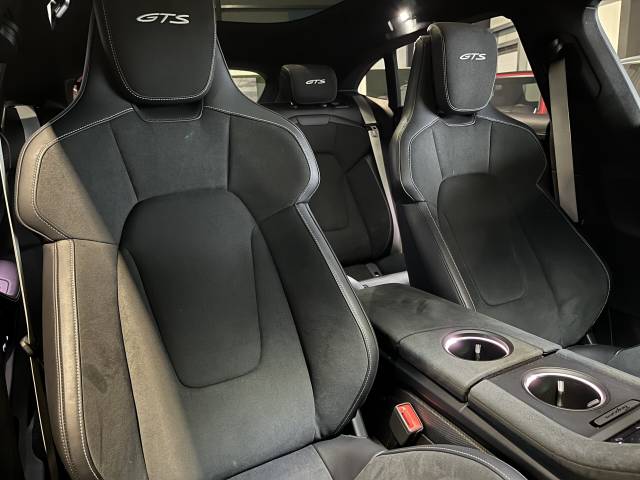 Porsche Taycan GTS Sport Turismo