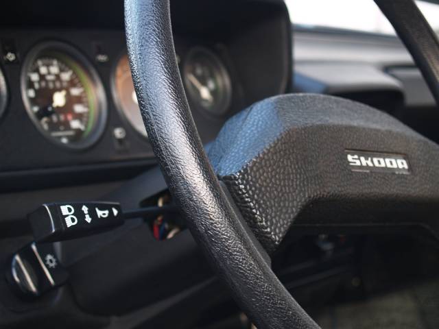 Skoda 105 L