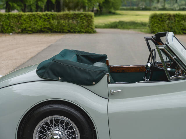 Jaguar XK 120 DHC
