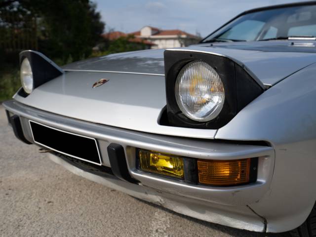 Porsche 924