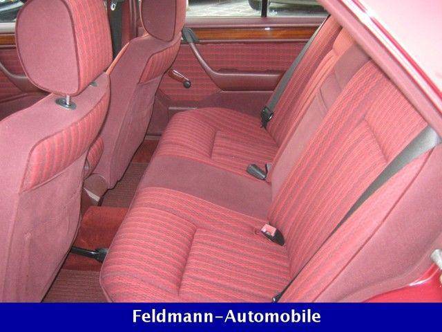 Mercedes-Benz 230 E