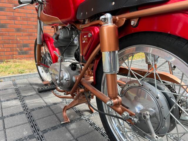 Ducati 200 Elite