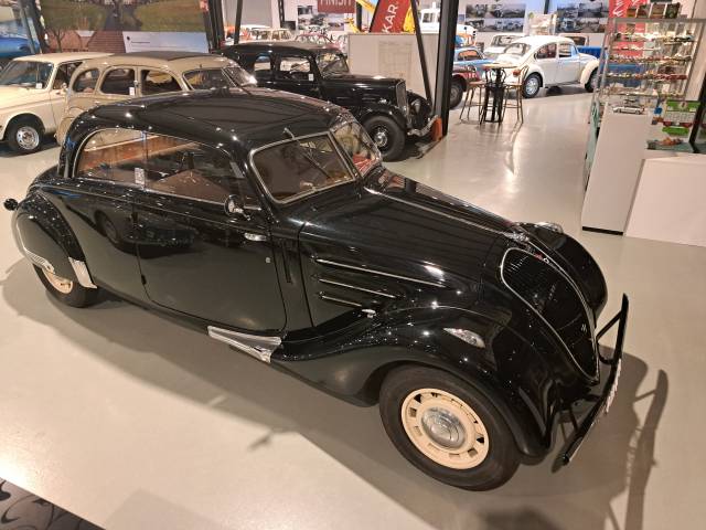 Image 1/13 of Peugeot 402 (1939)