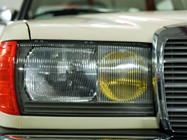 Mercedes-Benz 300 D