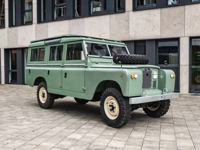 Image 1/29 of Land Rover 109 (1967)