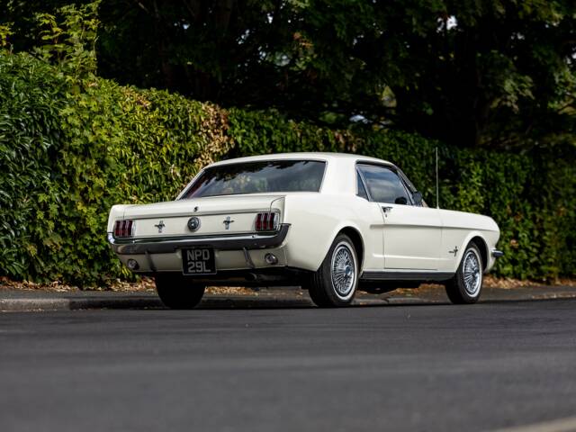 Ford Mustang 200