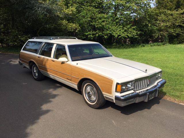 Bild 1/7 von Pontiac Safari Station Wagon (1988)