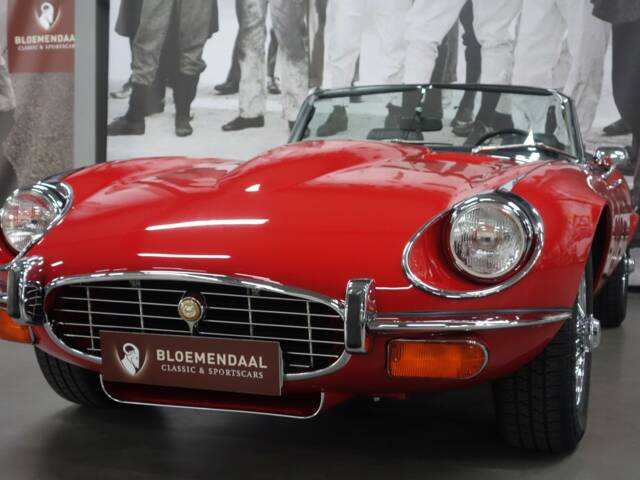 Jaguar E-Type V12