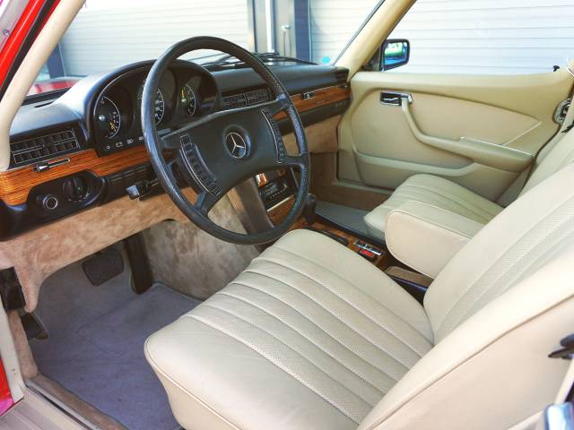 Mercedes-Benz 280 SE
