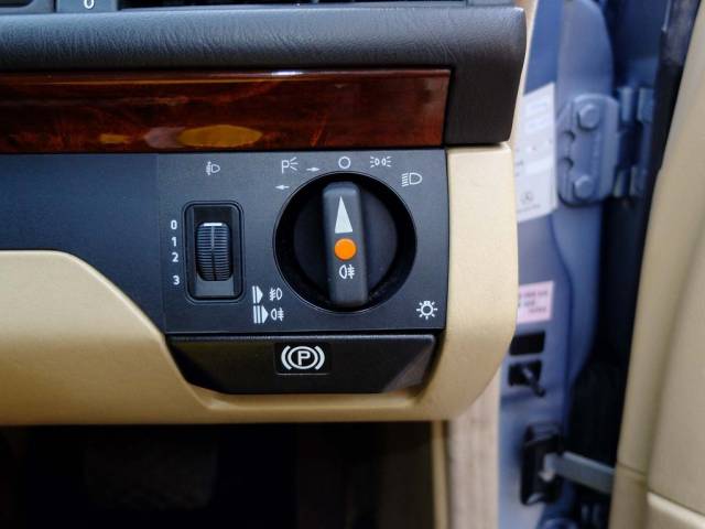 Mercedes-Benz 320 CE