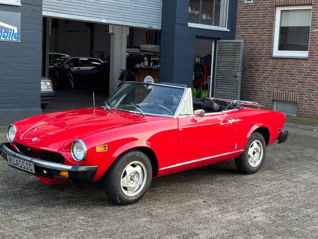 FIAT 124 Spider CS1