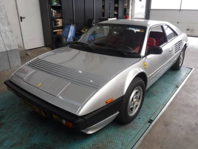 Image 1/50 de Ferrari Mondial Quattrovalvole (1983)