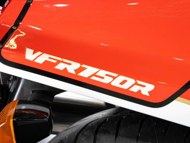 Honda VFR 750R RC 30