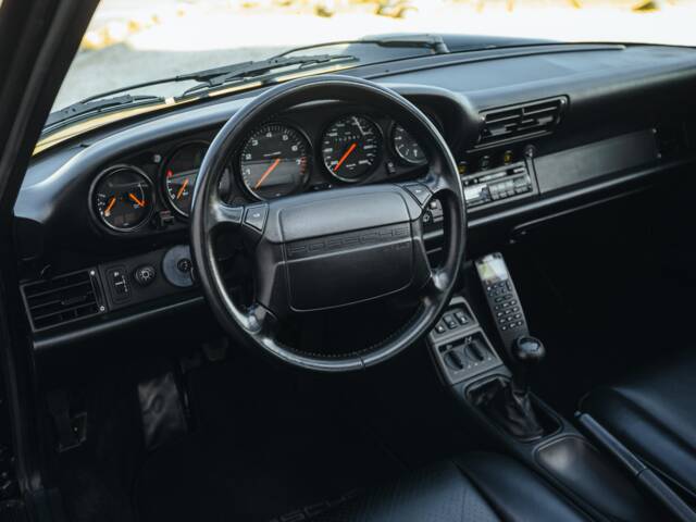 Porsche 911 Carrera 4