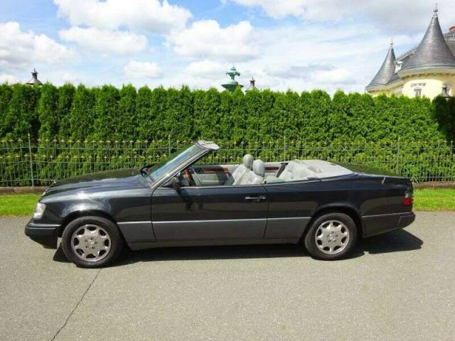 Mercedes-Benz E 320