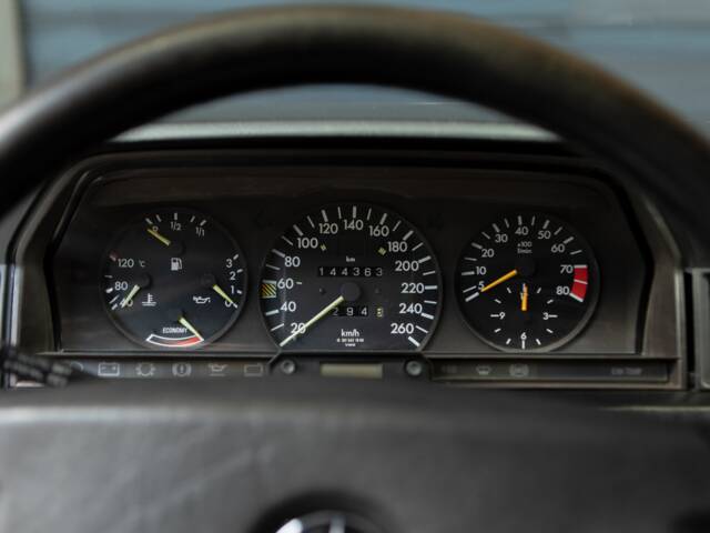 Mercedes-Benz 190 E 2.5-16