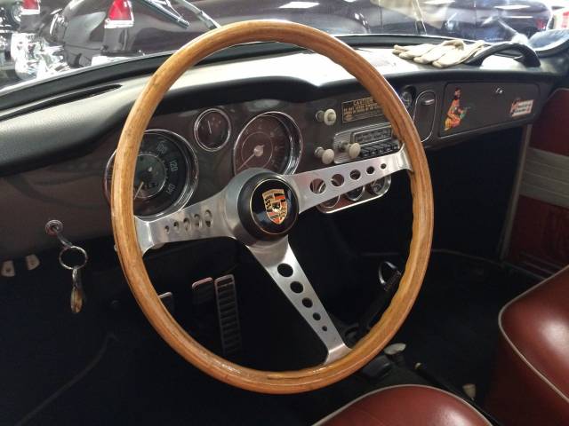 Volkswagen Karmann Ghia 1200