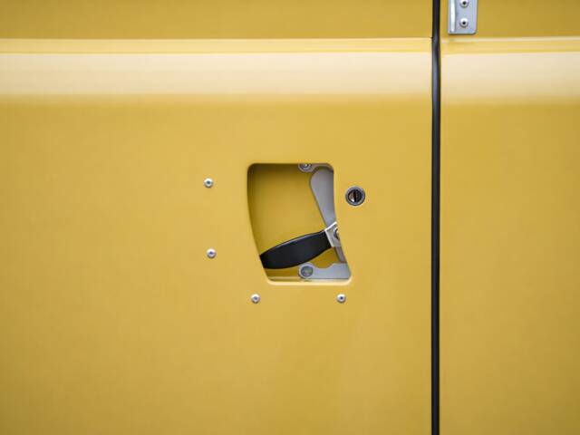 Land Rover 90