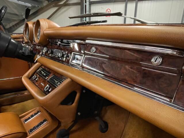 Mercedes-Benz 280 SE