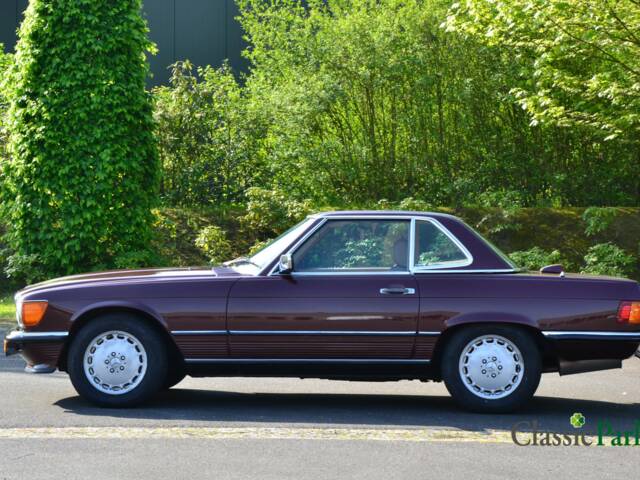 Mercedes-Benz 560 SL