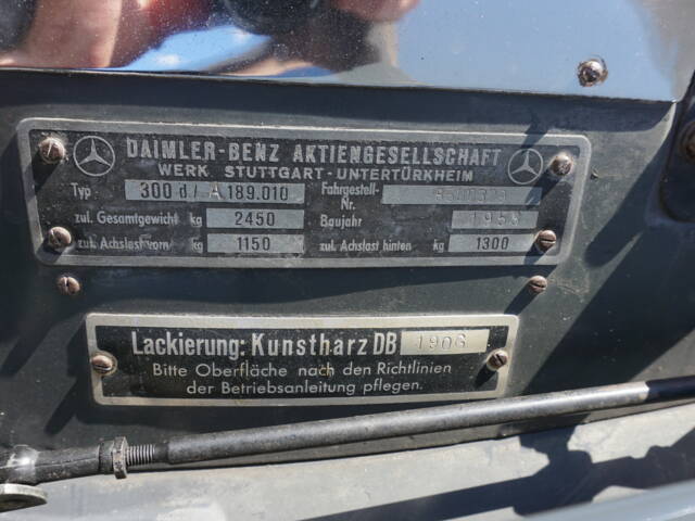 Mercedes-Benz 300 d