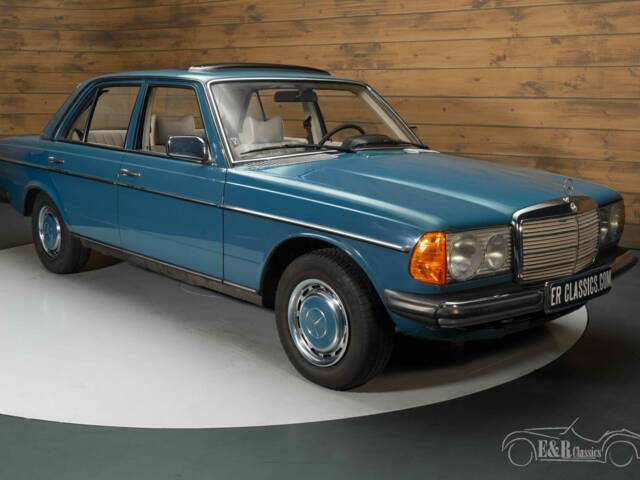 Bild 1/5 von Mercedes-Benz 200 (1976)