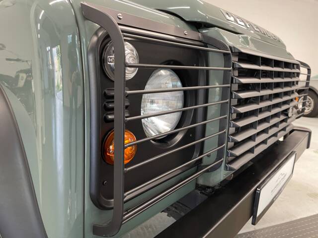 Land Rover Defender 90