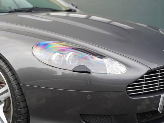 Aston Martin DB 9