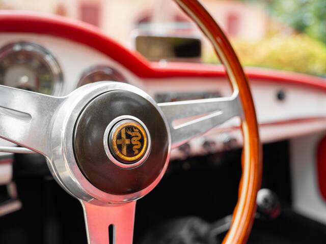 Alfa Romeo Giulia 1600 Spider