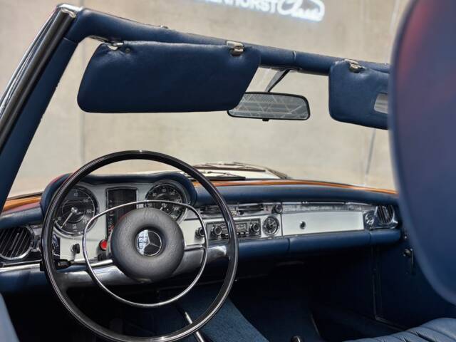 Mercedes-Benz 280 SL