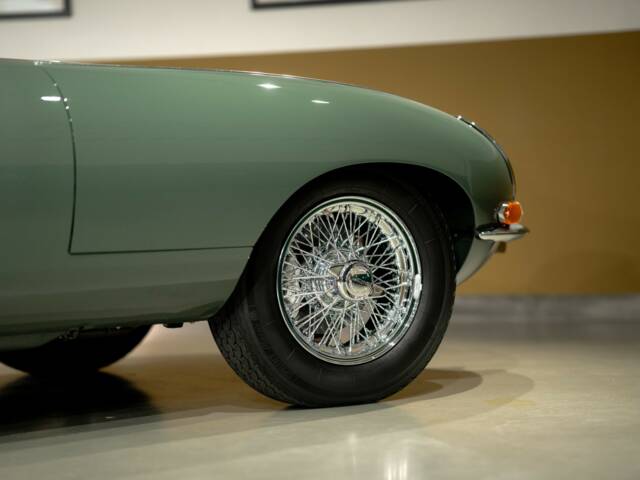 Jaguar E-Type 4.2