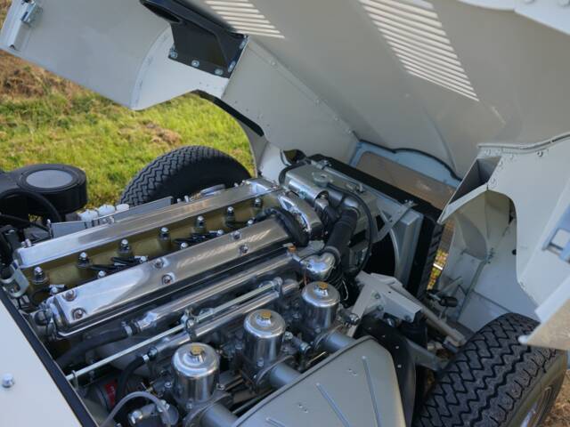 Jaguar E-Type 3.8