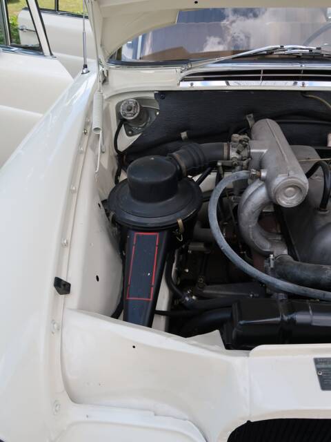 Mercedes-Benz 200 D
