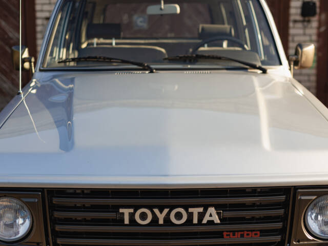 Toyota Land Cruiser HJ61 GX