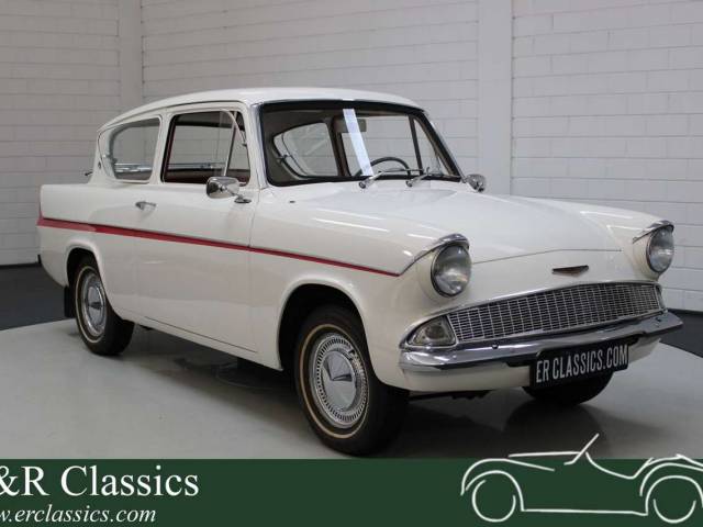 Image 1/30 of Ford Anglia Super (1964)
