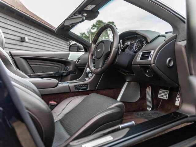 Aston Martin DBS Volante