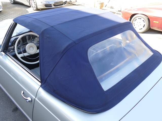 Mercedes-Benz 230 SL