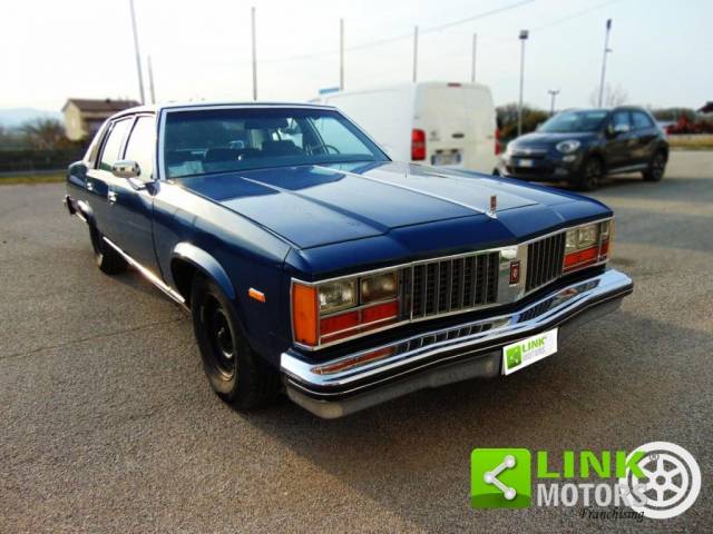 Bild 1/10 von Oldsmobile Eighty Eight Royale Brougham (1989)
