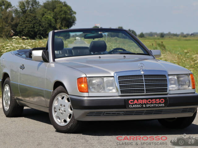 Image 1/39 de Mercedes-Benz 300 CE-24 (1992)