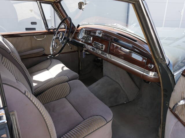 Mercedes-Benz 300 d