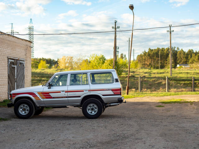 Toyota Land Cruiser HJ61 GX