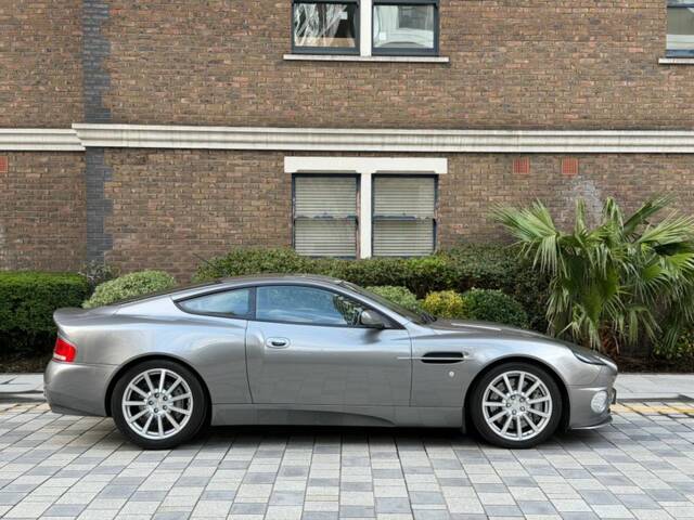 Aston Martin V12 Vanquish S