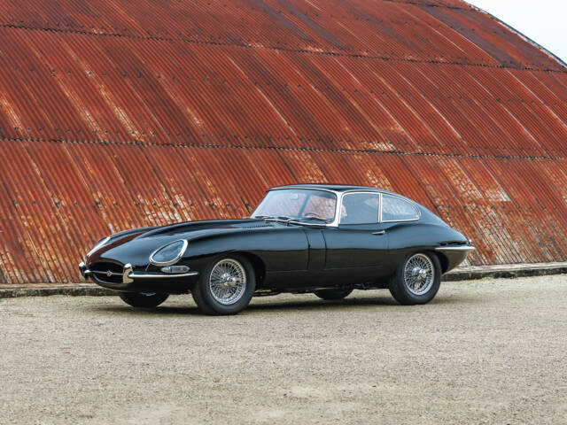 Immagine 1/27 di Jaguar E-Type 4.2 (1967)