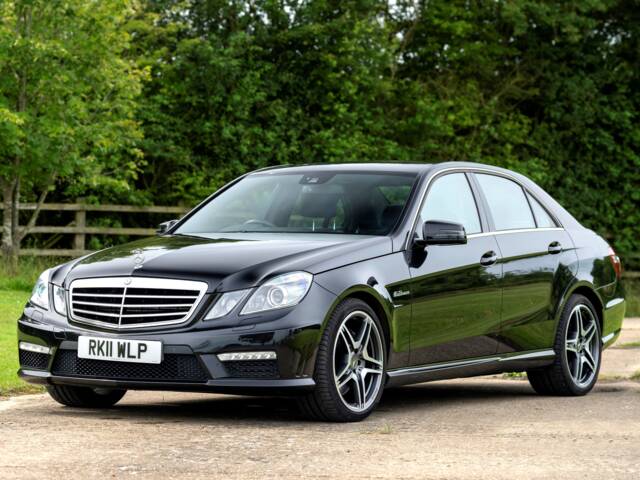 Image 1/50 de Mercedes-Benz E 63 AMG (2011)