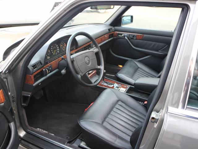 Mercedes-Benz 500 SEL