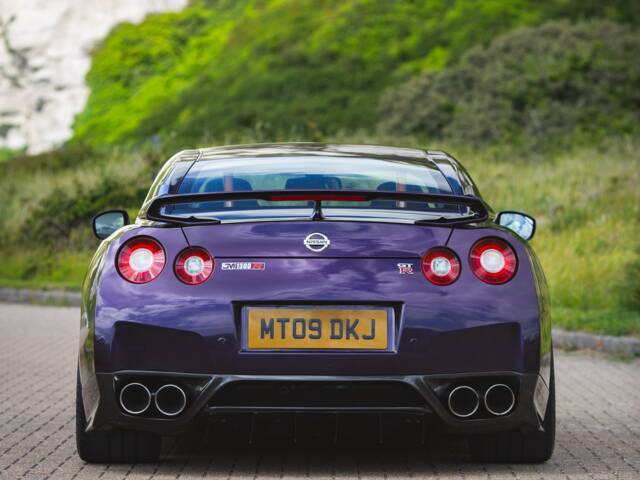 Nissan GT-R