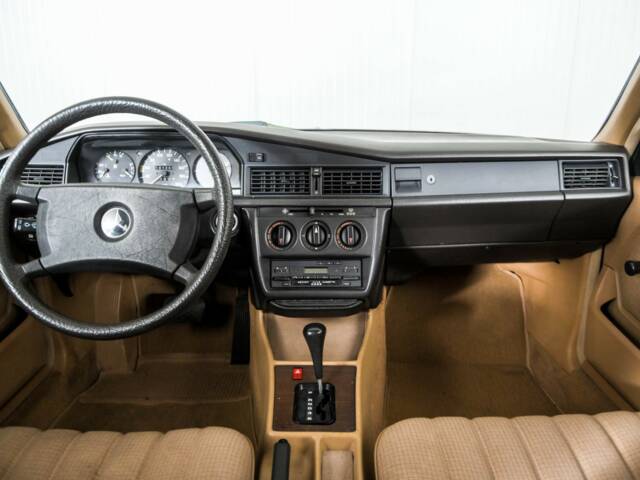 Mercedes-Benz 190 D 2.5