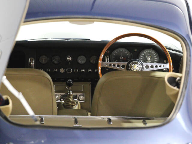 Jaguar E-Type 4.2