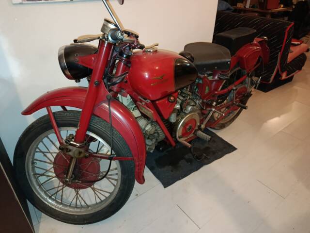 Image 1/46 de Moto Guzzi DUMMY (1955)